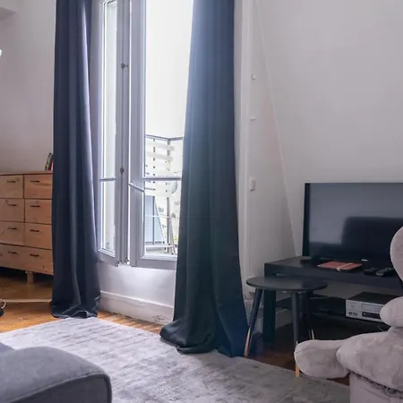 Beautiful Design And Bright Apt In The 8Th Paris Apartment *